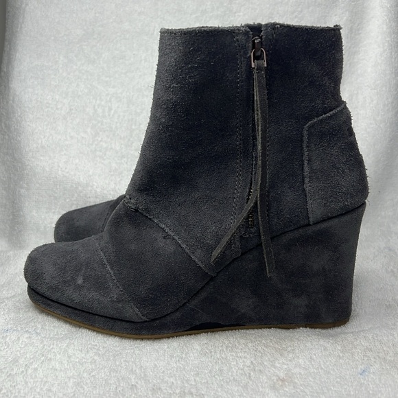 TOMS, gray suede wedges - Picture 2 of 10